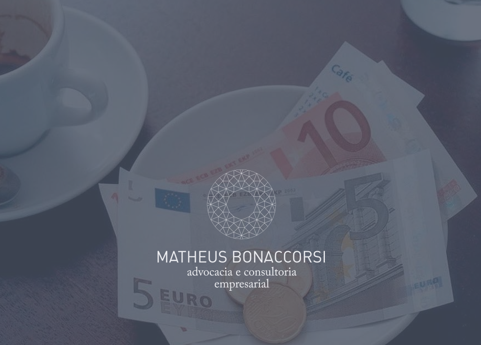 Sou obrigado a pagar gorjeta (taxa de serviço de 10%)?