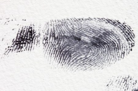 Exigir-ou-nao-a-certidao-de-antecedentes-criminais